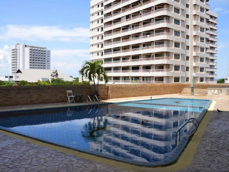 Thepthip Artdeco Studio Pattaya Exterior foto